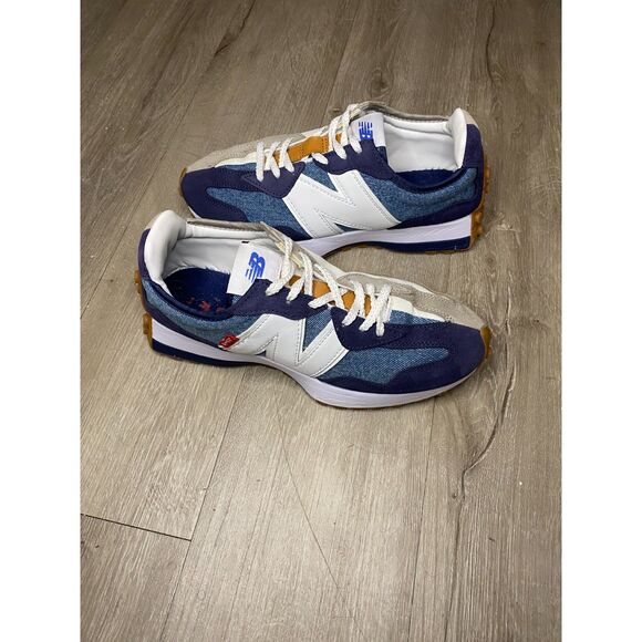 Levi\'s x New Balance 327 \